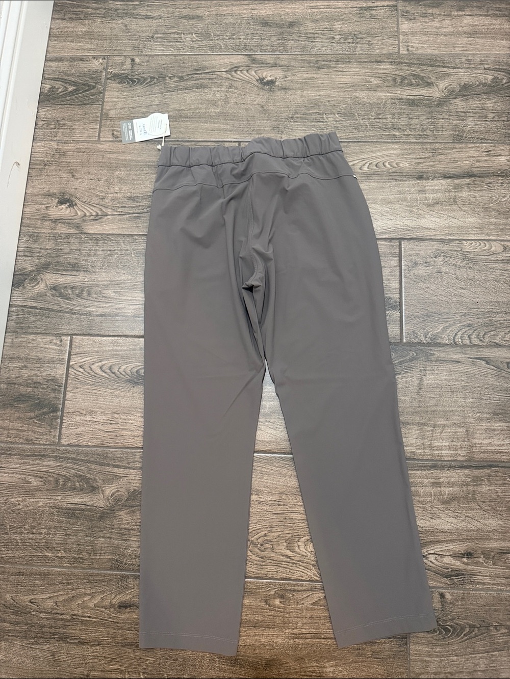 Vuori Miles Ankle Pant. Chia. Medium. NWT. - Picture 2 of 4